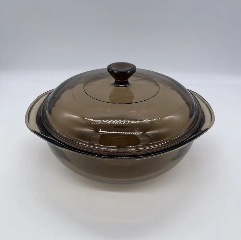 Vintage Pyrex Amber Covered Casserole Dish; 1.5 L 023-N